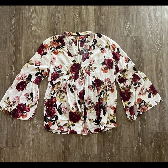 Deep V neck flowy tunic size XL - Picture 6 of 6